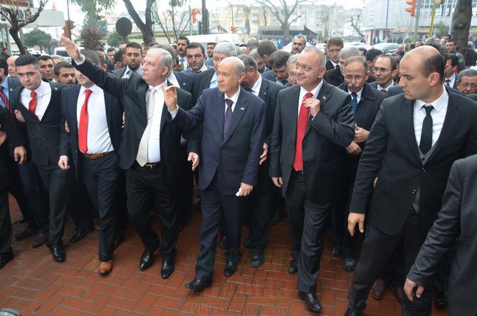 MHP LİDERi DEVLET BAHÇELİ AKHİSARLILAR İLE BULUŞTU